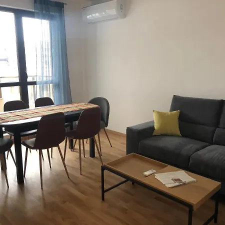 Daire Cosy Flat With Big Balcony, Perfect Location *