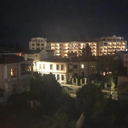 Cosy Flat With Big Balcony, Perfect Location アパート *
